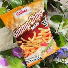Calbee Shrimp Chips Baked, Hot Garlic 3.3 oz卡樂比蒜味蝦條