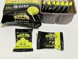 Fujiya Country Ma'am-Matcha Gateau Chocolate Cookies 14pc抹茶巧克力蛋糕餅乾