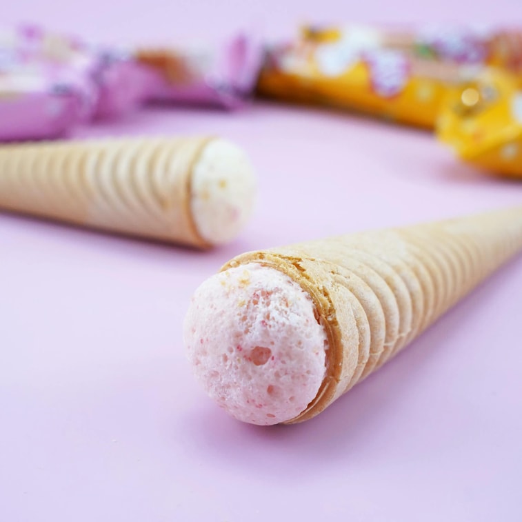 Glico Wafer Cone Caplico Mini Big Bag -Strawberry & Shortcake 89g