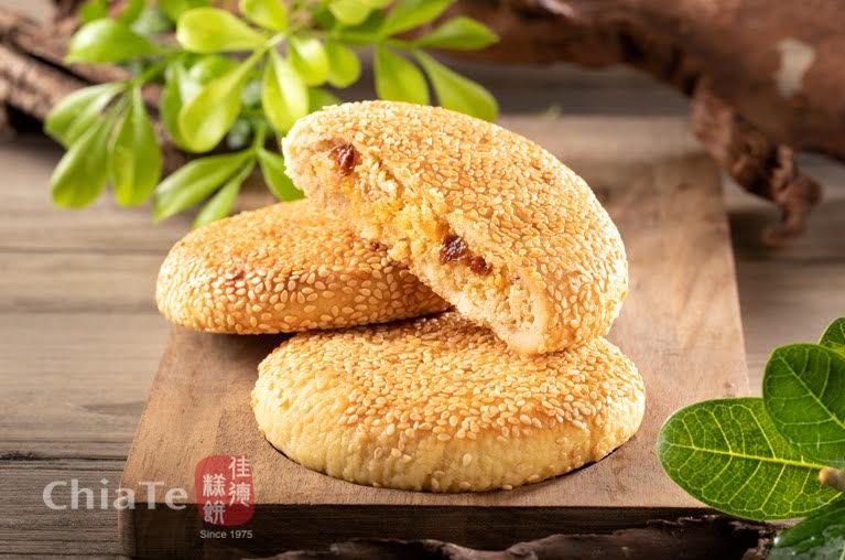 Chia Te Sesame Yolk Pastry 6pcs 佳德小芝麻蛋黃餅