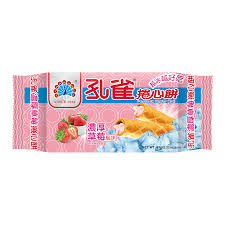 Kuai Kuai Peacock Wafer Roll - Strawberry Flavor 63g乖乖草莓口味捲心餅