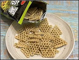 Hwa Yuan Triangle Chips-Soy Sauce & Seaweed Flavor 36g 華元三角脆署-醬燒海苔風味