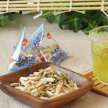 Denroku Crispy Almond Dried Fish Snack 72g /12pcs 含鈣香脆杏仁小魚乾