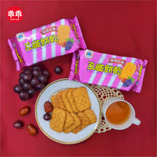 Kuai Kuai Peacock Biscuit - Grape Red Dates Flavor 84g乖乖孔雀餅乾葡萄紅棗口味